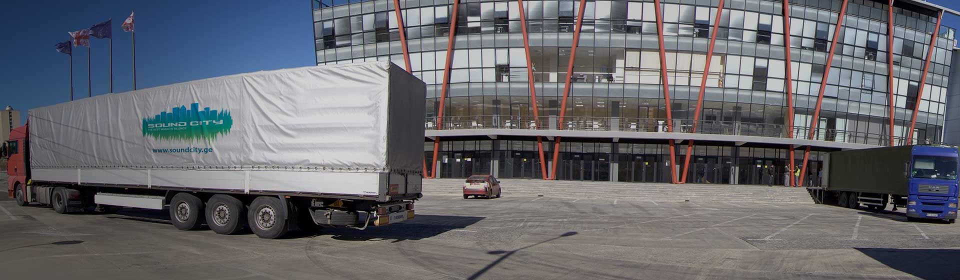 A Sound City truck at the venue
