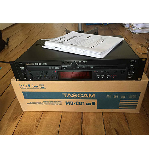 Tascam MD-CD  CD – MiniDisk Player/ MiniDisk Recorder